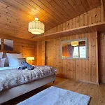 Alpine Loft, Central, Balcony, Parking, Family,ps5 Apartment Frutigen
