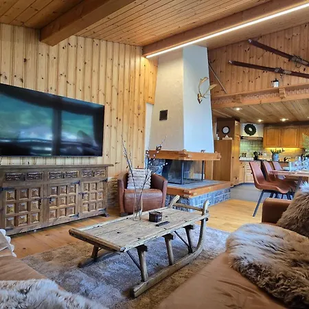 Alpine Loft, Central, Balcony, Parking, Family,ps5