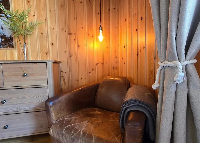 Alpine Loft, Central, Balcony, Parking, Family,ps5 Apartament Frutigen